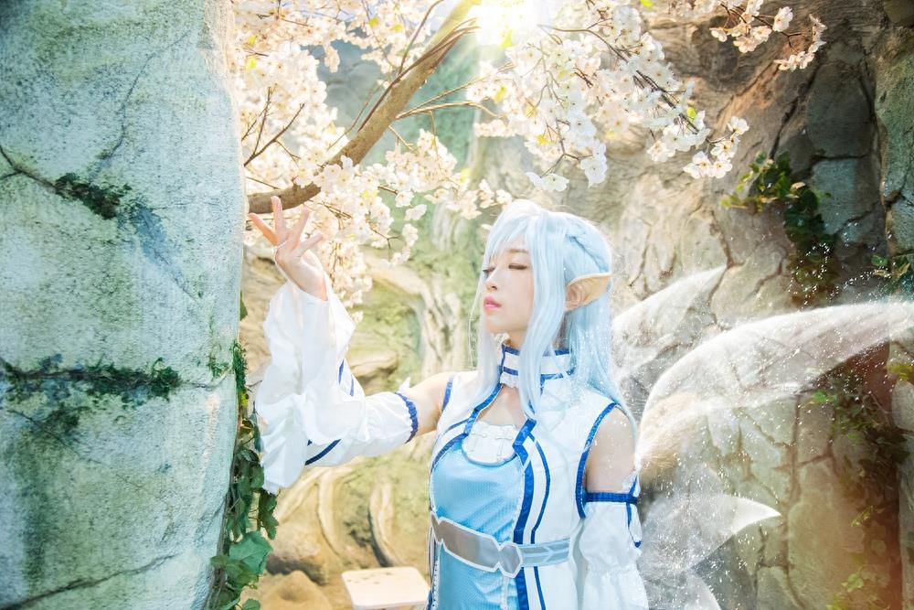 韩国COS团体成员TOMIA扮演的亚丝娜!可爱童颜完全看不出快三十了