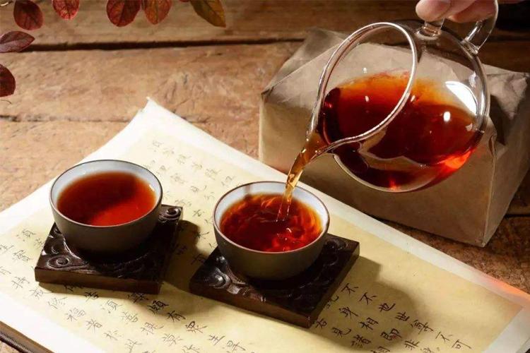 普洱黑茶与红茶的区别(普洱茶是红茶还是黑茶)