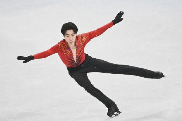 张桂梅校训和金博洋太搭了 金博洋神奇的主场体验 张桂梅校训和金博洋太搭了 金博洋神奇的主场体验