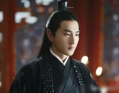 ​娶“老女人”的5位男星，颜值一个比一个高，年龄最大差15岁！