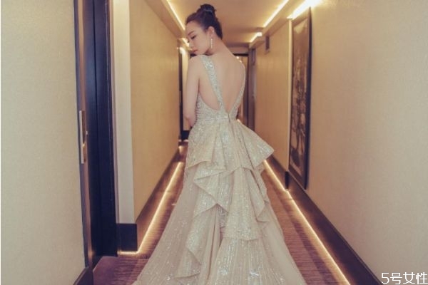 男票很黏你时是什么样的体验 男朋友很黏你怎么办 男票很黏你时是什么样的体验 男朋友很黏你怎么办