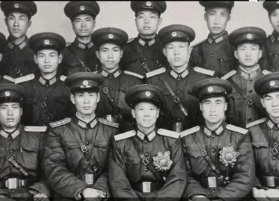 ​部队离休干部与退休干部最大的区别是：前者是军人，后者不是军人