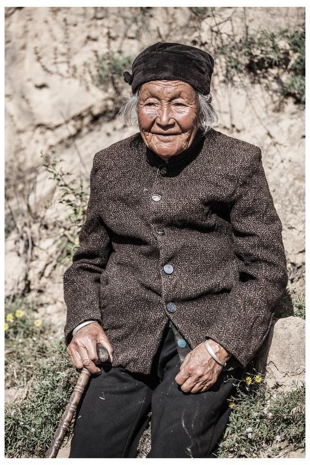 河北疯婆婆七句谶语（中国版巴巴万加河北疯婆婆）