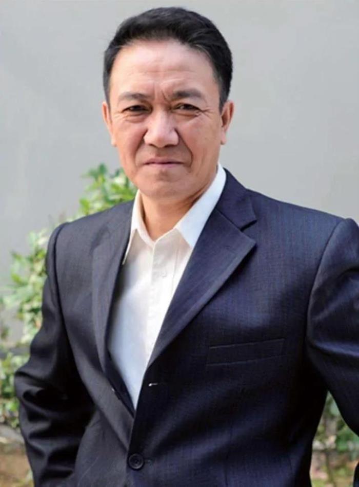 离婚后怎么重新追求前妻（离婚后给前妻送车送房）