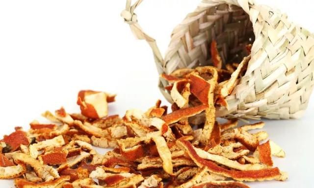 新鲜橘皮能泡水喝吗，看到网上说新鲜橘子的皮不能泡水喝，这种说法有科学依据吗？图7