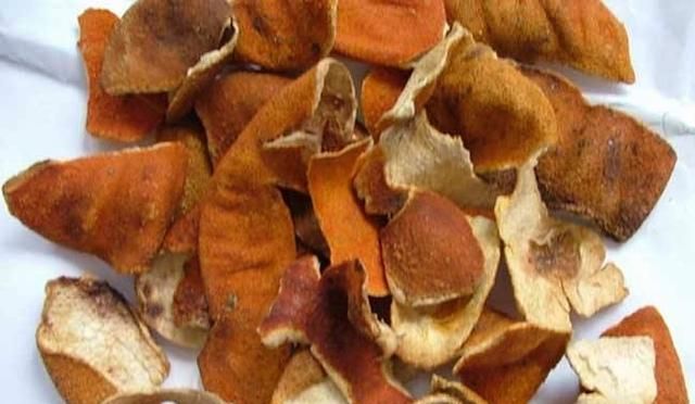 新鲜橘皮能泡水喝吗，看到网上说新鲜橘子的皮不能泡水喝，这种说法有科学依据吗？图4