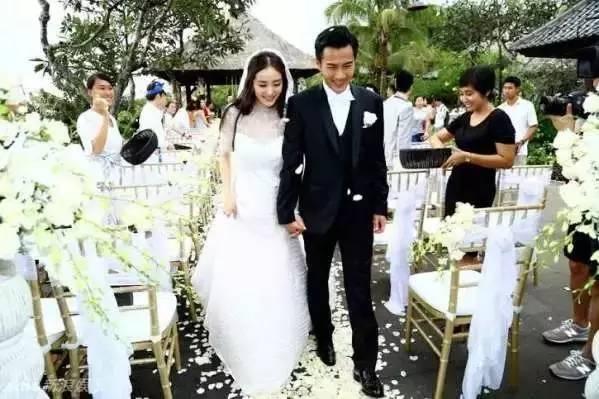 杨幂从来不参加别人婚礼，竟是因为胡歌？！