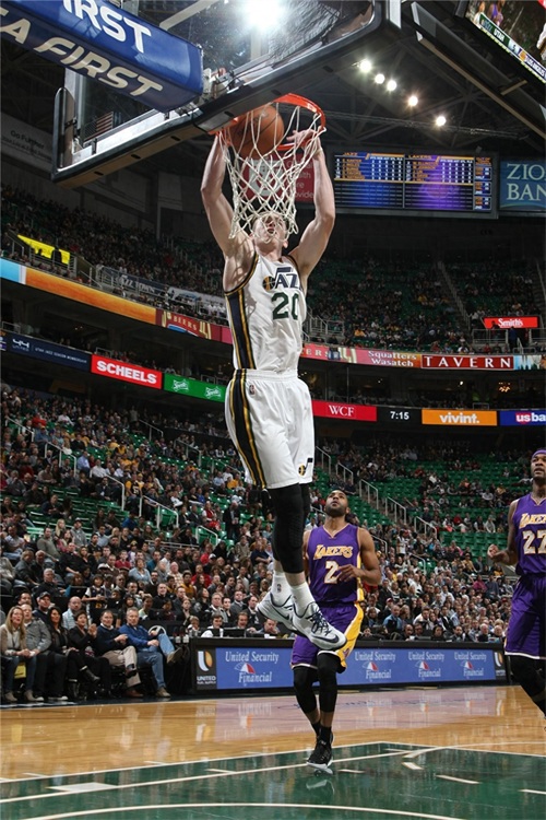 现役NBA十大锋卫摇摆人 詹卡杜垄断前三瓜哥滑落到第六