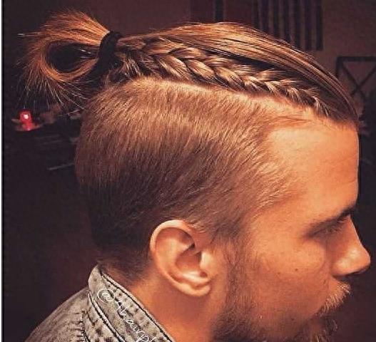 男生 扎辫子 发型图