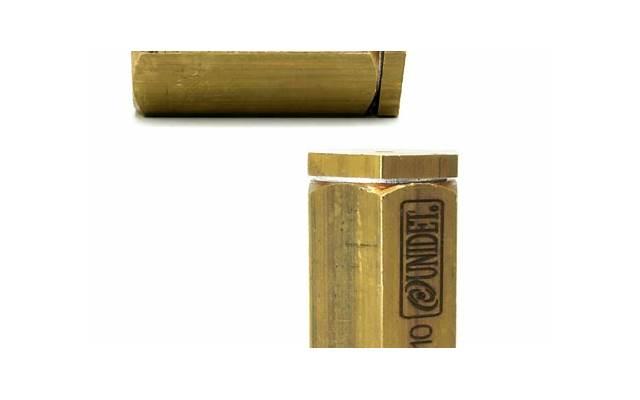 10种情侣间的奇葩睡姿