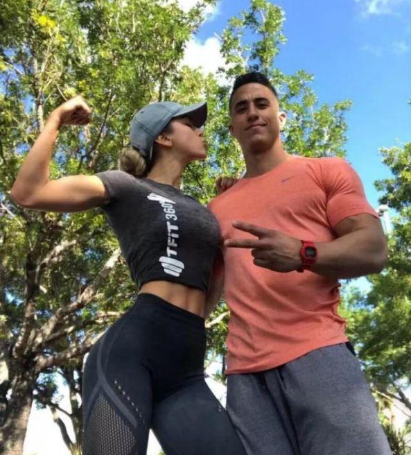 哥伦比亚女神,坚持健身打造“肌肉臀”,身材火辣一夜爆红