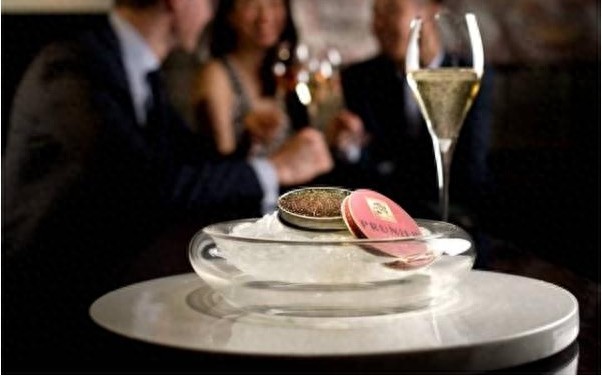 世界最贵的鱼子酱，一盒23308美元，网友：能按粒卖吗？