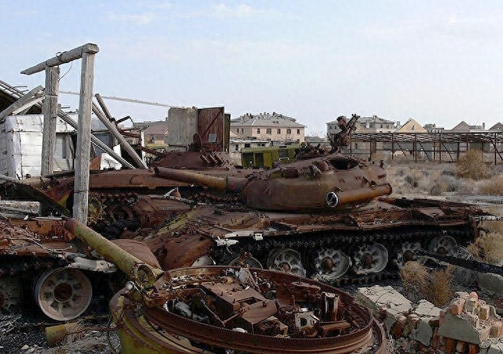 这一座小岛，曾是苏联生化武器试验场，用500只猴子做实验