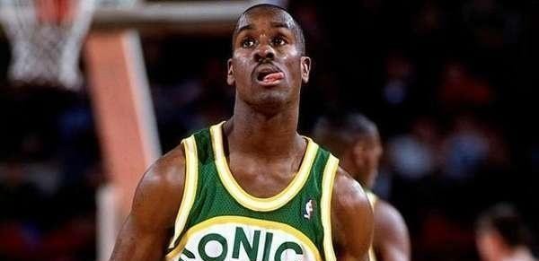 球星绰号由来！科比黑曼巴，奥尼尔起名鬼才，便士、雨人最有趣！