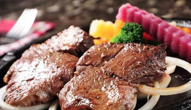 牛排有哪几种分类，西餐中的牛排有哪些种类？图3