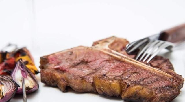 牛排有哪几种分类，西餐中的牛排有哪些种类？图7