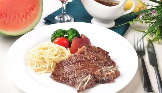 牛排有哪几种分类，西餐中的牛排有哪些种类？图4