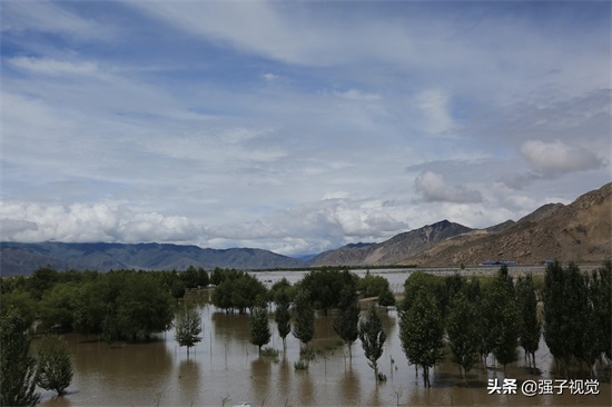 世界上海拔最高的大河雅鲁藏布江，波澜壮阔今人震撼