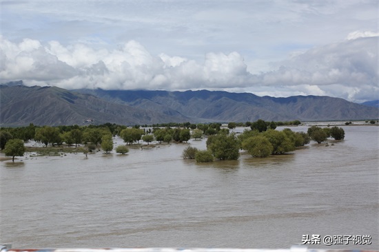 世界上海拔最高的大河雅鲁藏布江，波澜壮阔今人震撼