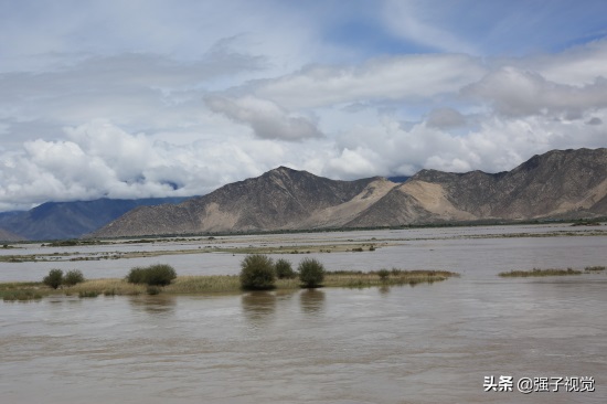 世界上海拔最高的大河雅鲁藏布江，波澜壮阔今人震撼