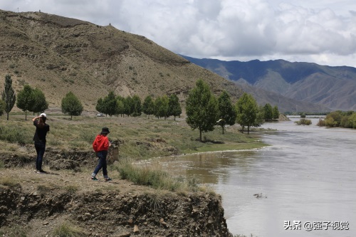 世界上海拔最高的大河雅鲁藏布江，波澜壮阔今人震撼