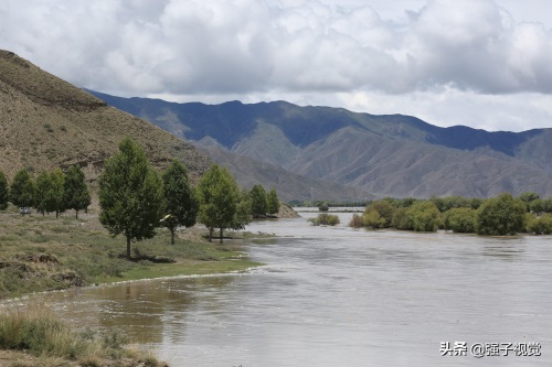 世界上海拔最高的大河雅鲁藏布江，波澜壮阔今人震撼
