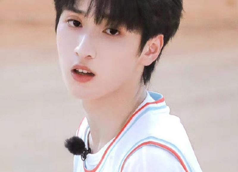 逗女生开心的幽默套路，让你们有个愉快的聊天氛围