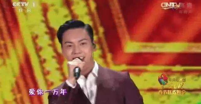 董卿姐姐的口红色号火爆春晚,像刘涛蒋欣韩雪这样涂口红才最美!