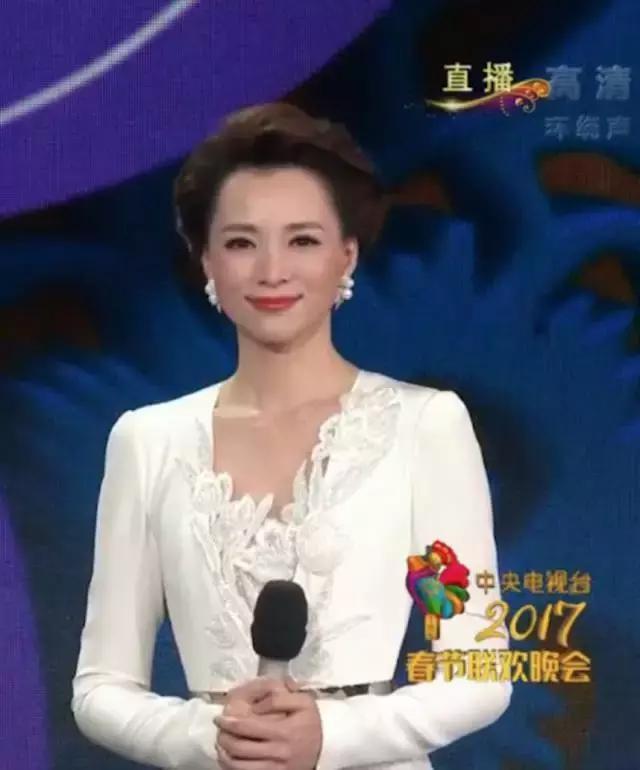 董卿姐姐的口红色号火爆春晚,像刘涛蒋欣韩雪这样涂口红才最美!