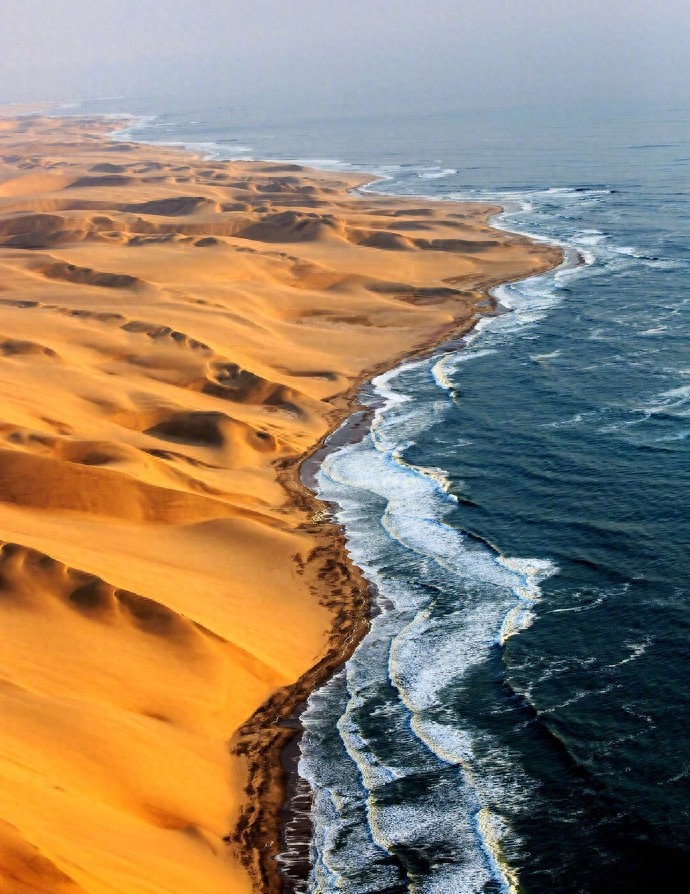 世界上最美最古老的红沙漠，火焰与海洋并存，生态奇景绝世奇观