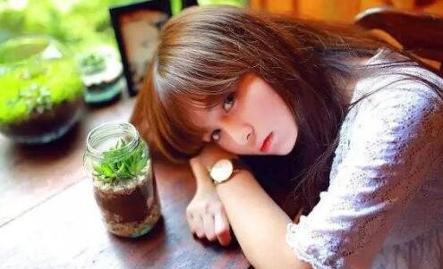 如何哄女朋友,化解吵架中伤人的言辞?