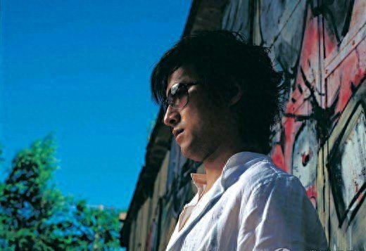 汪峰童年大曝光，从小练琴很努力，网友：不然怎会有怒放的生命？